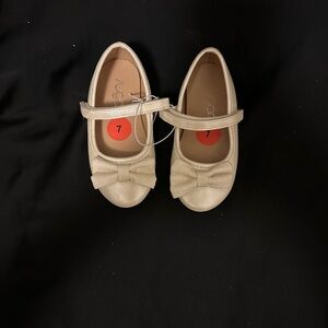 Elegant Cream Kids Shoes with Bow